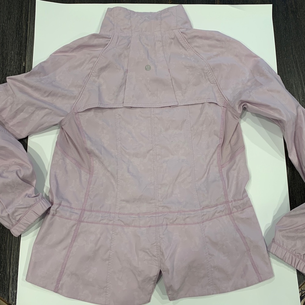 Lululemon "Travel to track" lilac jacket Size 4 - Picture 4 of 12